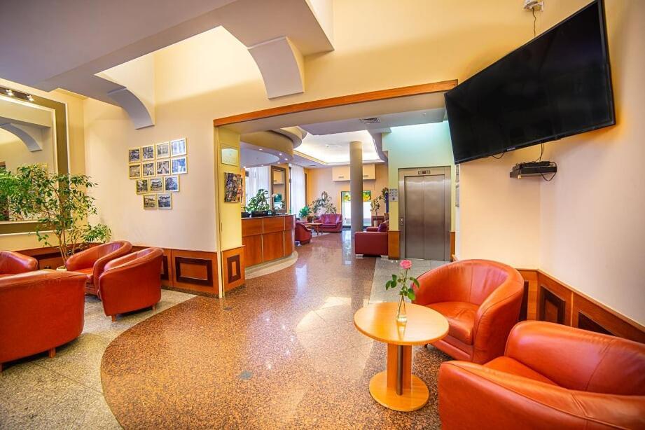 Hotel Fenix Jelenia Góra Exterior foto