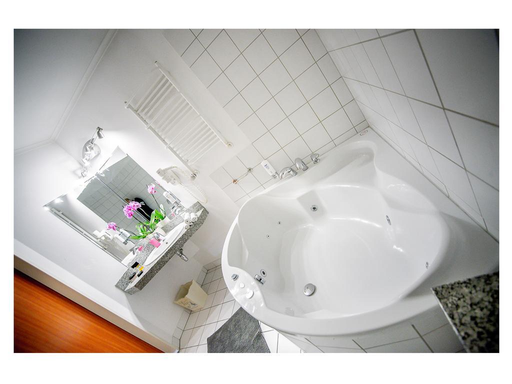 Hotel Fenix Jelenia Góra Zimmer foto
